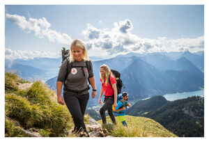 ON THE TRAIL WITH EXPERTS - THE NEW INFINITE HIKE COLLECTION FOR  AMBITIOUS TOURS